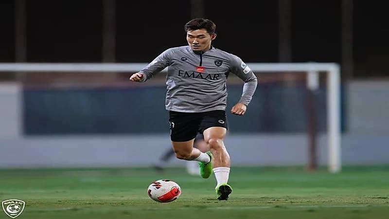 الهلال يكشف مدة غياب هيون سو عن الملاعب