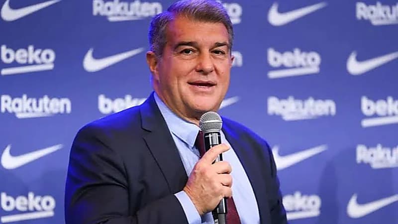 جمع تبرعات على الهواء للتعاقد مع نجمين ونقلهم لـ برشلونة .. فيديو