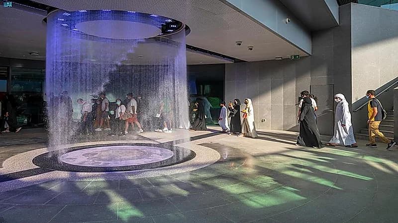 استقبال زوار جناح المملكة بالنافورة الرقمية الساحرة بمعرض إكسبو ٢٠٢٠
