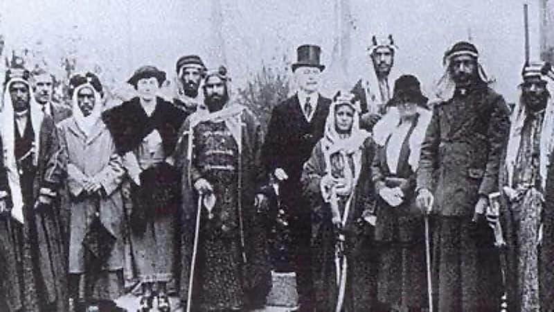 صورة نادرة للملك فيصل وهو طفل