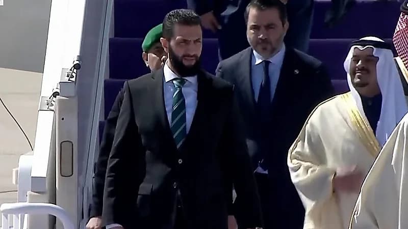 الرئيس السوري يصل إلى الرياض في أول زيارة رسمية.. فيديو