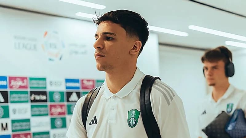 بورتو يفاوض الأهلي لضم فيغا