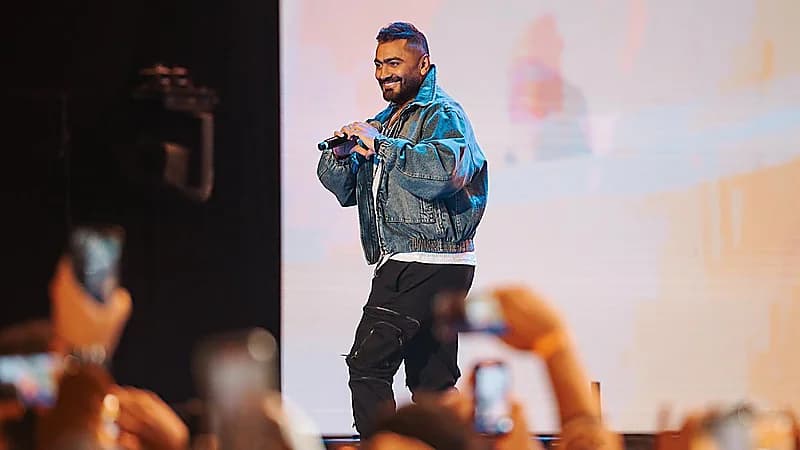 تامر حسني بعدما فشل في رؤية سعد القحطاني: هتتعوض يا حبيبي .. صور