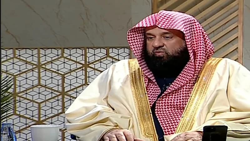 بالفيديو.. "السند" يوضح حكم تقديم اليدين على الركبتين عند السجود في الصلاة