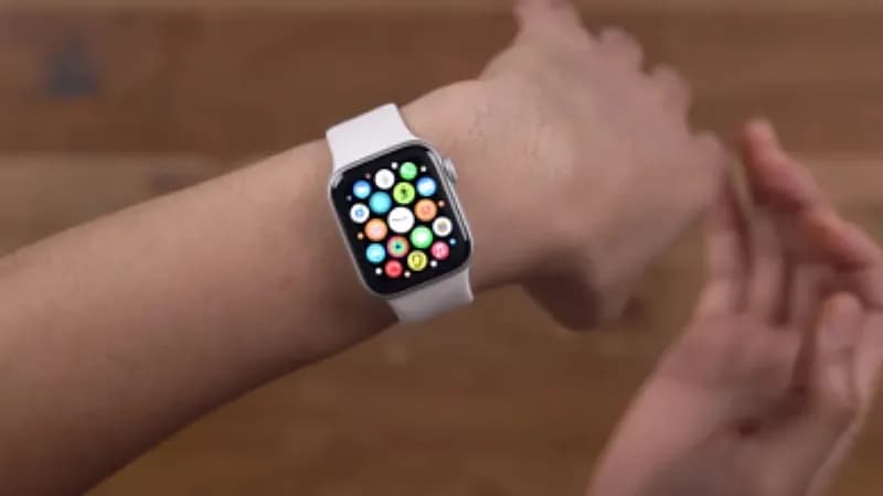 ساعة أبل تتسبب في إنقاذ امرأة بعد دفنها حية