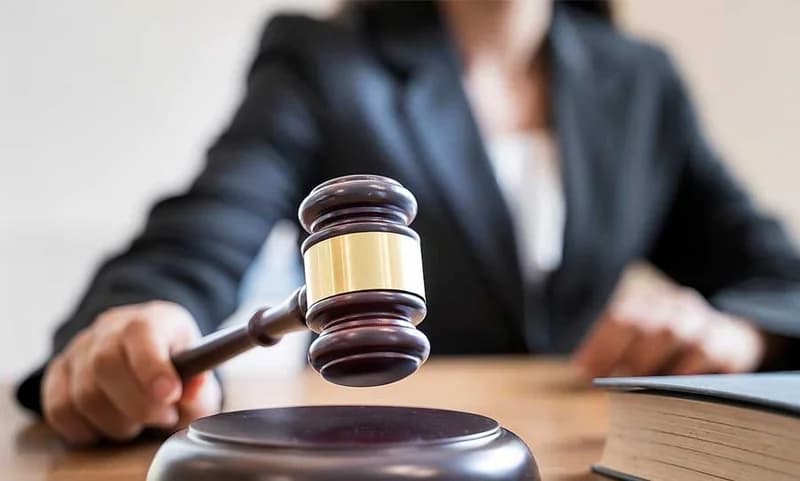 سقوط مروحة على قاضية مصرية