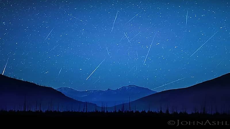 المسند: الليلة الأرض تتقاطع مع مدار مذنب هالي