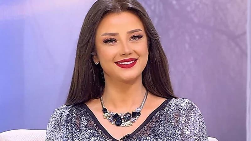 داعية يهاجم رضوى الشربيني بعد تصريحاتها بحق المرأة في الزواج بـ4 رجال