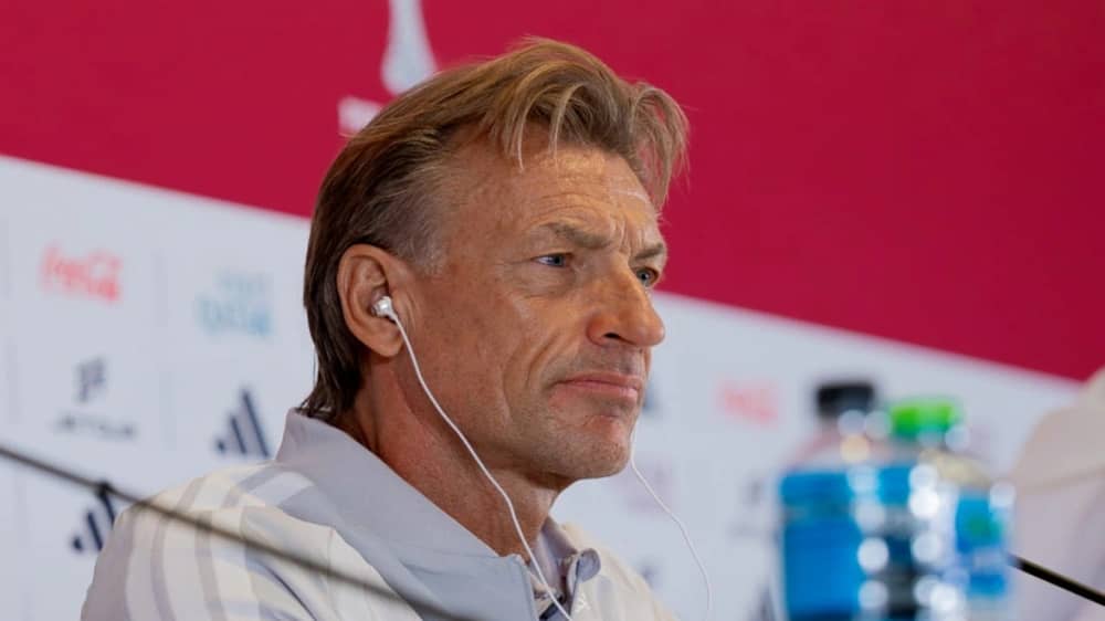 رينارد يخفي تشكيل الأخضر قبل مواجهة الأردن