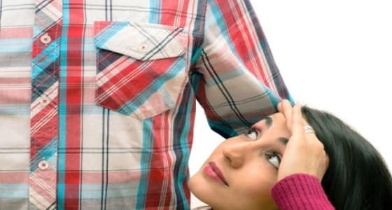 دراسة: المرأة القصيرة أكثر أنوثة في أعين الرجال