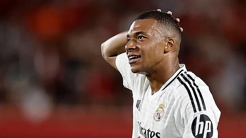 عارضة أزياء سويدية تفجر مفاجأة جديدة بشأن مبابي