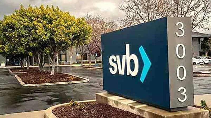 مخاوف من أزمة مالية واسعة بعد انهيار بنك سيليكون فالي الأمريكي