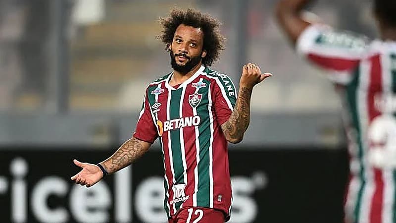 إيقاف مارسيلو 3 مباريات لتسببه في إصابة مروعة لـ مدافع أرجنتينوس جونيورز