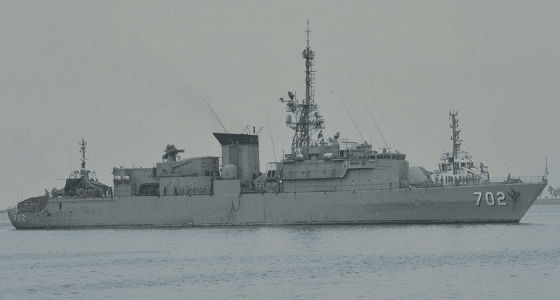 بالفيديو والصور.. الفرقاطة السعودية المتعرضة لهجوم الحوثيين تصل جدة