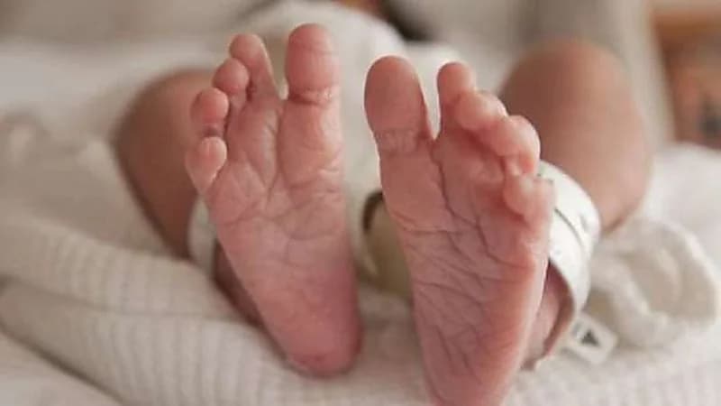 امرأة تخطف طفل رضيع من مستشفى عقب ولادته