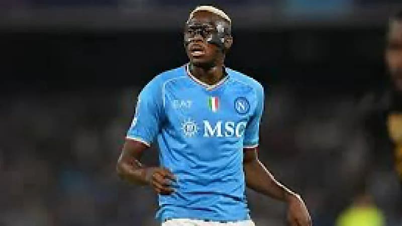 أوسيمين يمنح الهلال موافقته اللفظية والساعات القادمة حاسمة