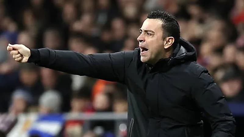 تشافي يشكو من "الشمس".. ومدرب خيتافي ساخرًا: عليك استخدام واق شمس