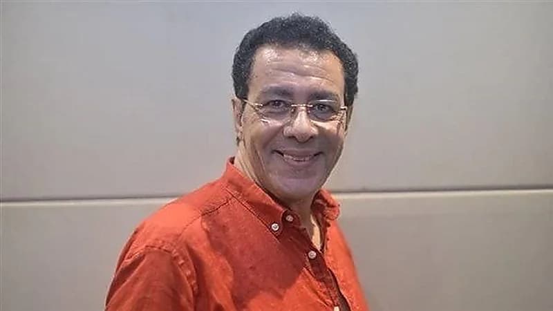 النيابة تكشف تفاصيل وفاة فنان مصري أمام مستشفى بالتجمع.. فيديو