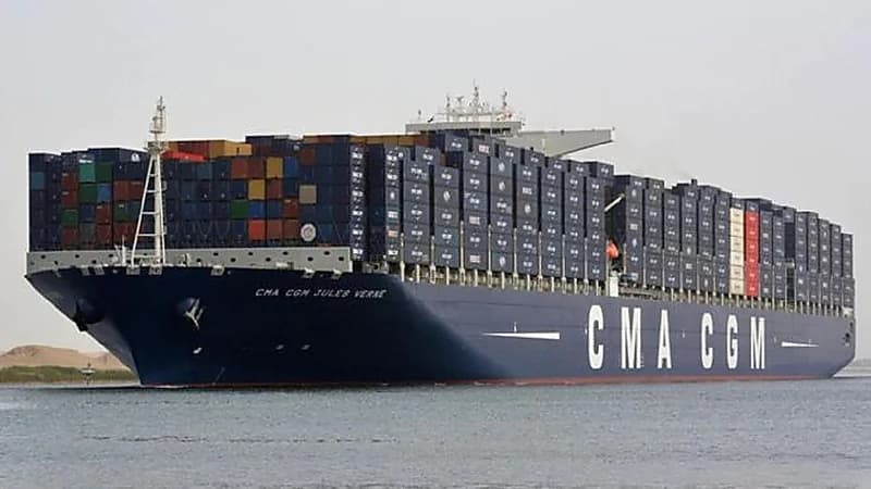 خسائر قناة السويس كل ساعة بسبب السفينة العالقة