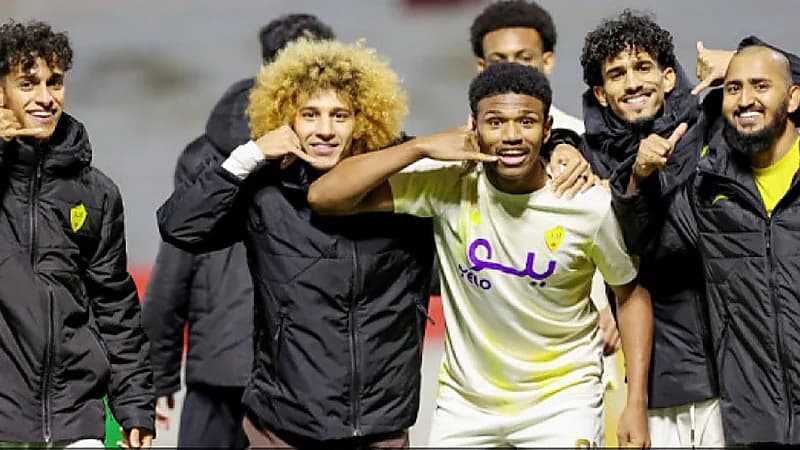 الجيزاني يتلقى عرضين محليين