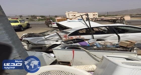 بالصورة.. حالتي وفاه وأصابه على طريق العرضيات