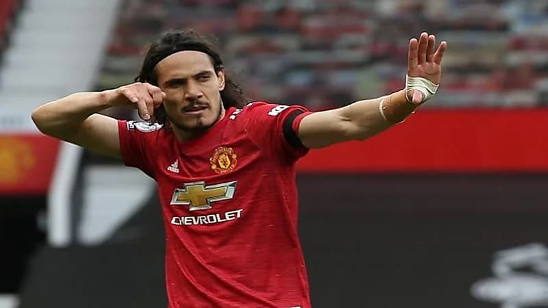 النصر يرغب في ضم نجم أوروجواي "كافاني"