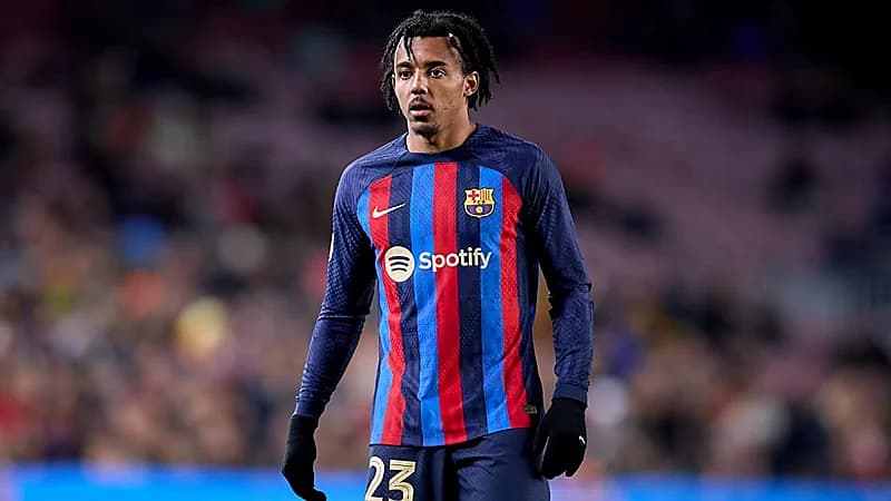 برشلونة يكشف تفاصيل إصابة كوندي ومدة غيابه