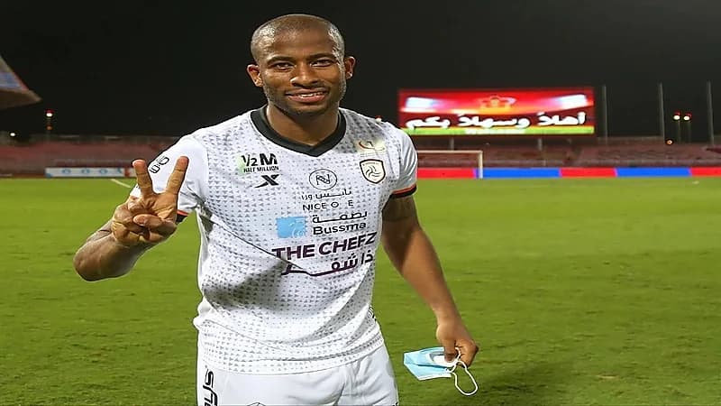 قانوني يكشف مدى أحقية الشباب بفسخ عقد سيبا