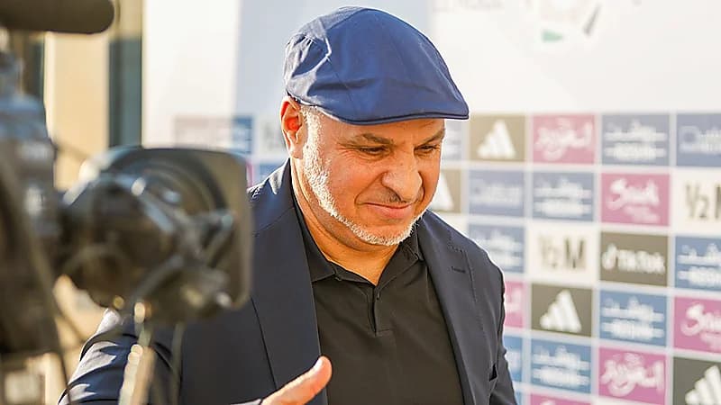 ضمك يفاوض المدرب بن زكري