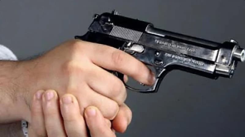 شاب يقتل شخصًا بالرصاص أثناء احتفاله بنجاح شقيقه بالثانوية العامة