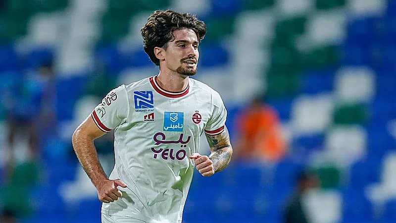 الخلود يحتوي أزمة كولادو بعد تأخر صرف مستحقاته