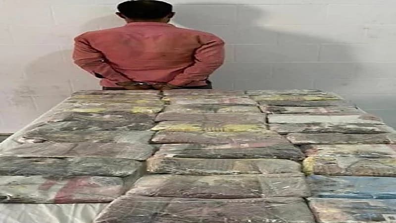 ضبط 34 كيلو جرامًا من الحشيش داخل مركبة مقيم في جازان