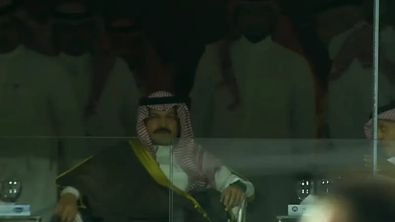 أمير عسير يتواجد في ملعب مباراة الهلال والأهلي طرابلس