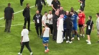 ميتروفيتش يطلب من لاعبي الهلال مغادرة الملعب .. فيديو