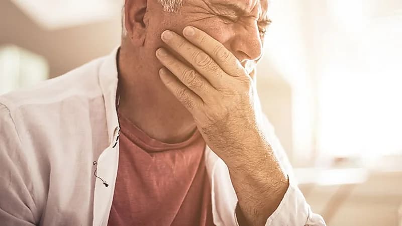 بريطاني ينتحر بسبب ألم أسنانه