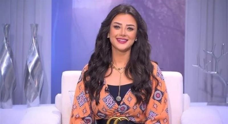 رجل يُقاضي زوجته بسبب رضوى الشربيني !