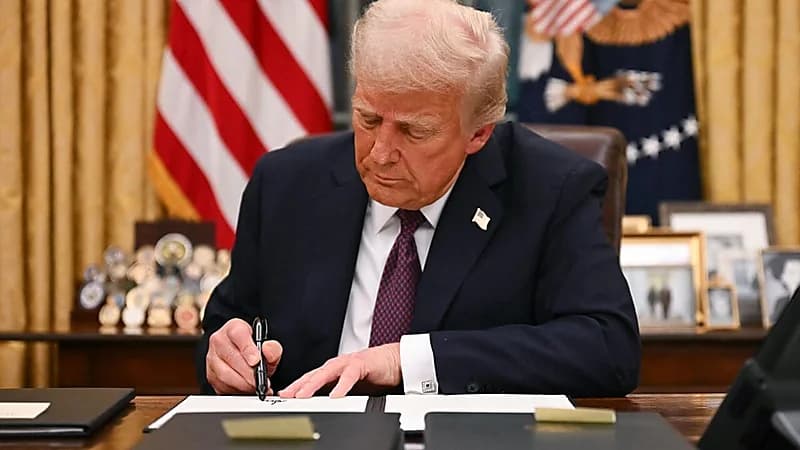 ترامب يوقع على أمر تنفيذي لإنشاء مجموعة عمل للعملات المشفرة