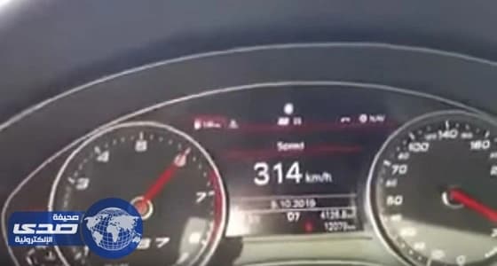 بالفيديو.. فتاتان تخطفان الأضواء برقصتهما المثيرة مع العروس