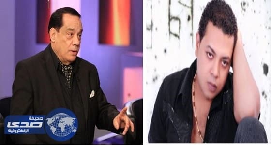 بالفيديو| لم تمنعها العباءة أو النقاب.. فتاة تمارس ركوب أمواج " السيول " في جدة