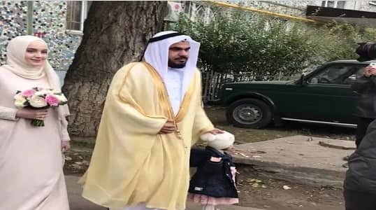 بالصور| دفع مهر مليون ريال.. داعية يتزوج من فتاة داغستانية