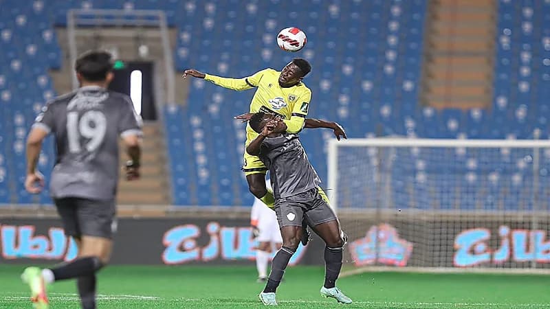 التعاون ينتزع فوزا ثمينا من الطائي ويضرب موعدا ناريا مع الاتحاد