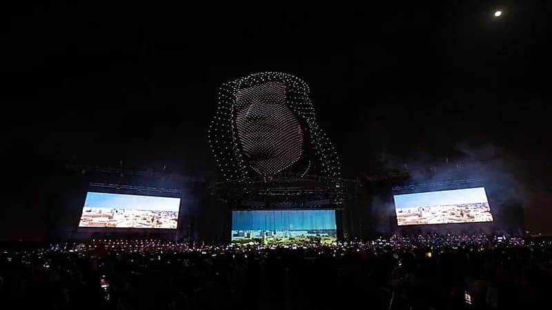 شاهد.. أكبر شاشة طائرة بالشرق الأوسط في بوليفارد الرياض