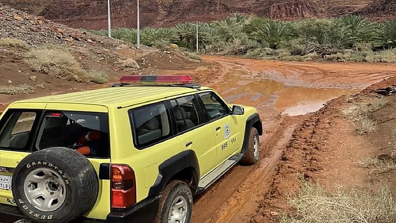 الدفاع المدني يجدد تنبيهاته بالابتعاد عن الأودية وتجمعات مياه الأمطار