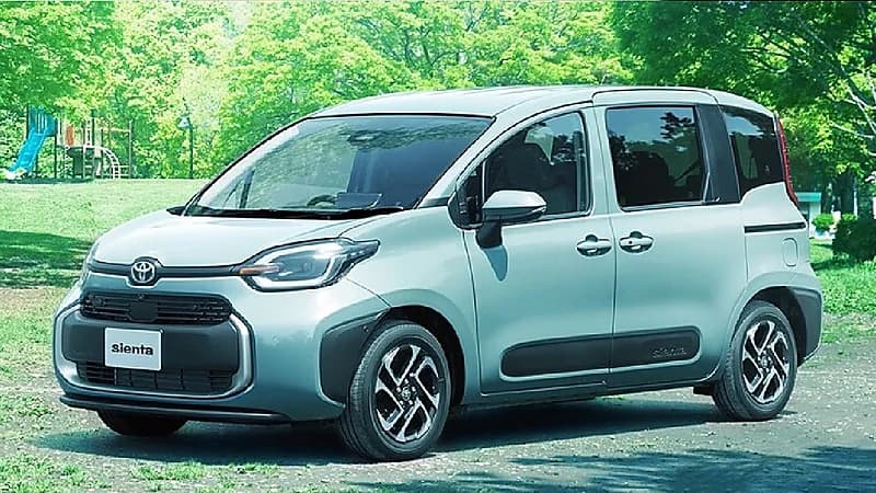 بالصور.. أنظمة ترفيهية لراحة الركاب بسيارة تويوتا العائلية الجديدة