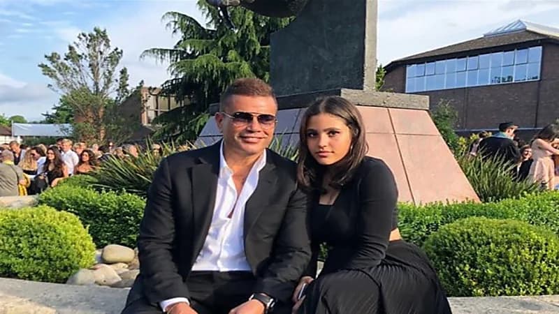 هجوم حاد على ابنة عمرو دياب بسبب تقبيلها شاب أجنبي