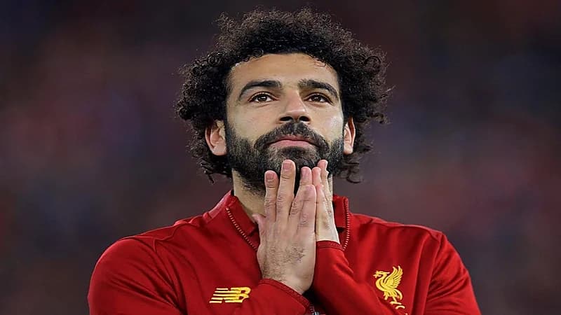 محمد صلاح يثير غضب الجماهير بسبب تجاهله لحادثة " إريكسن"