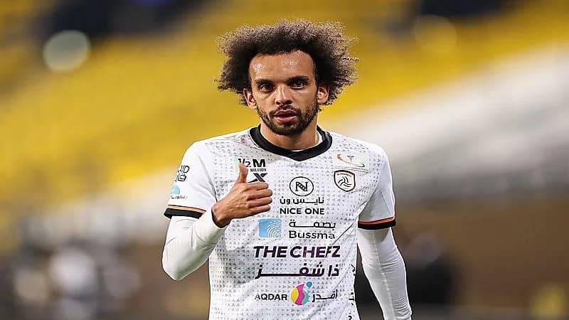 رواتب مارتينيز المتأخرة تمنعه من العودة إلى الشباب