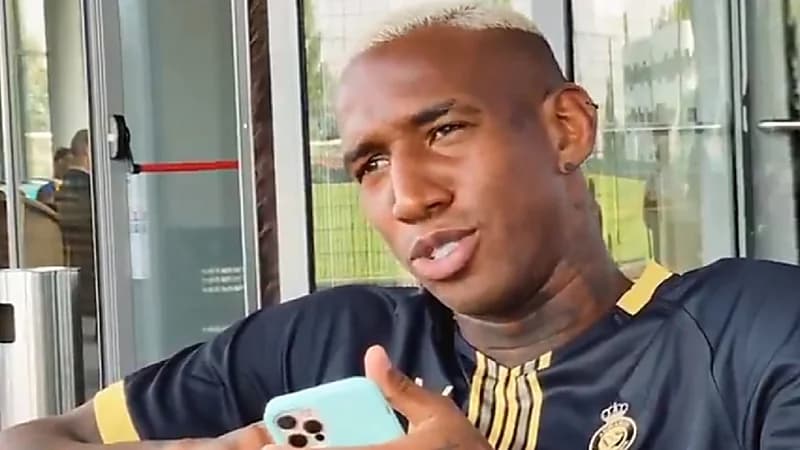 بالفيديو.. أندرسون تاليسكا يبدأ تعلم العادات السعودية بجملة "ماجور والسلامة"