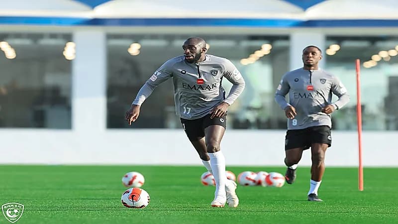 بالصور.. الهلال يستأنف تحضيراته الميدانية استعدادا لمنافسات كأس العالم