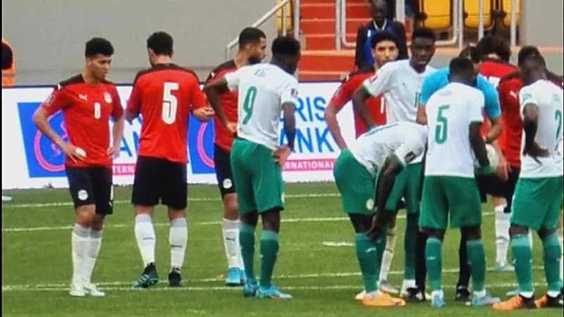 الاتحاد الأفريقي ينفي إعادة مباراة مصر والسنغال